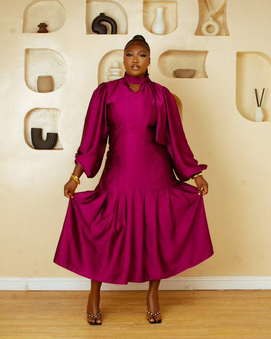 ᏦℰℒℒᎽ ℂᎾℒℒℰℂᏆℐᎾℕ Midi dress in Magenta