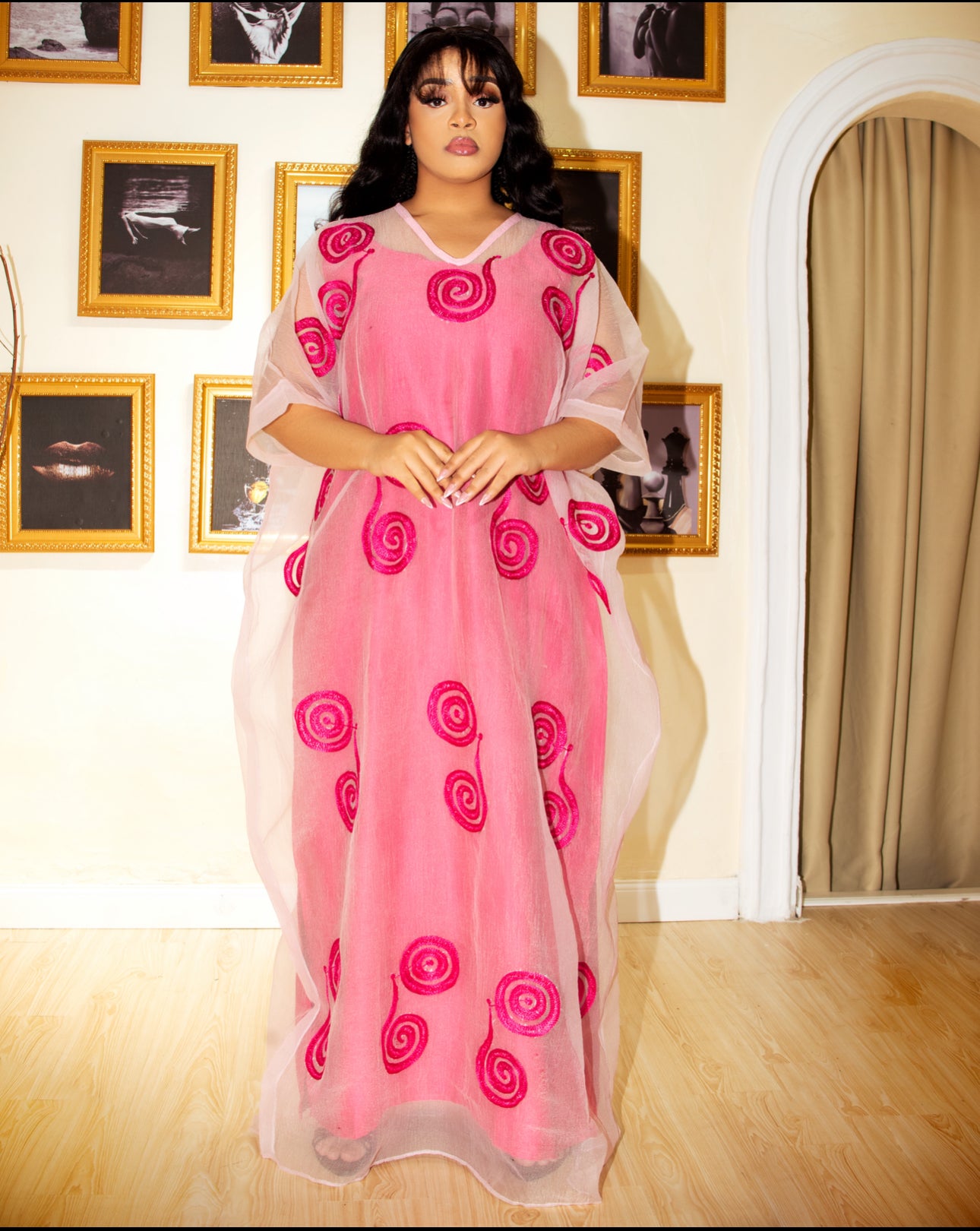 Ayo in Pink